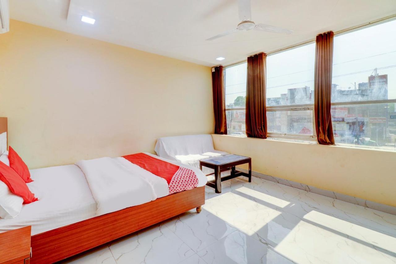 Oyo Flagship 73009 Hotel City Inn Dayal Bagh Экстерьер фото