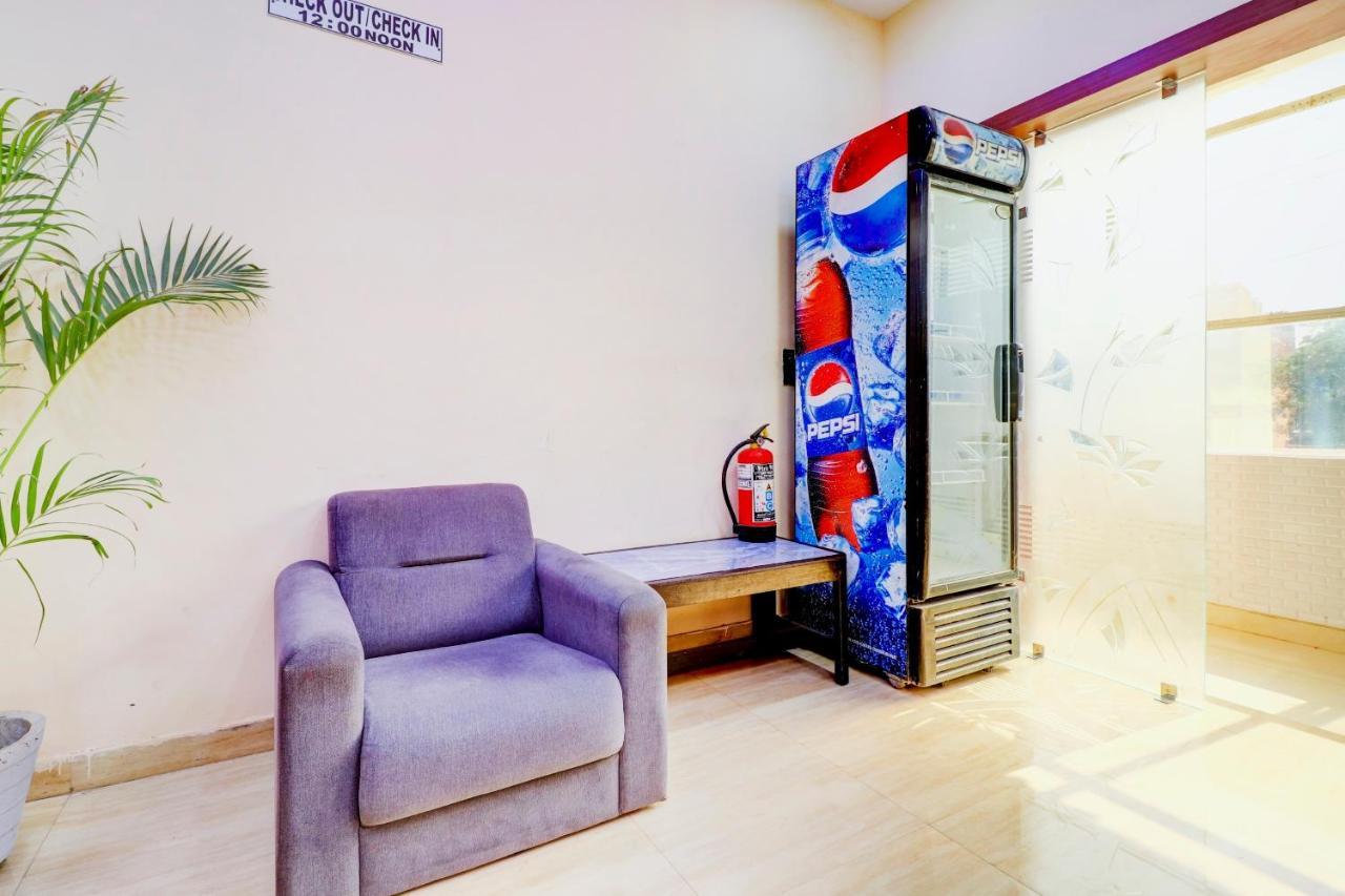 Oyo Flagship 73009 Hotel City Inn Dayal Bagh Экстерьер фото